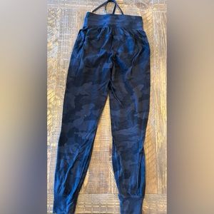 Lululemon Ready to Rulu Black Camo Joggers Size 0